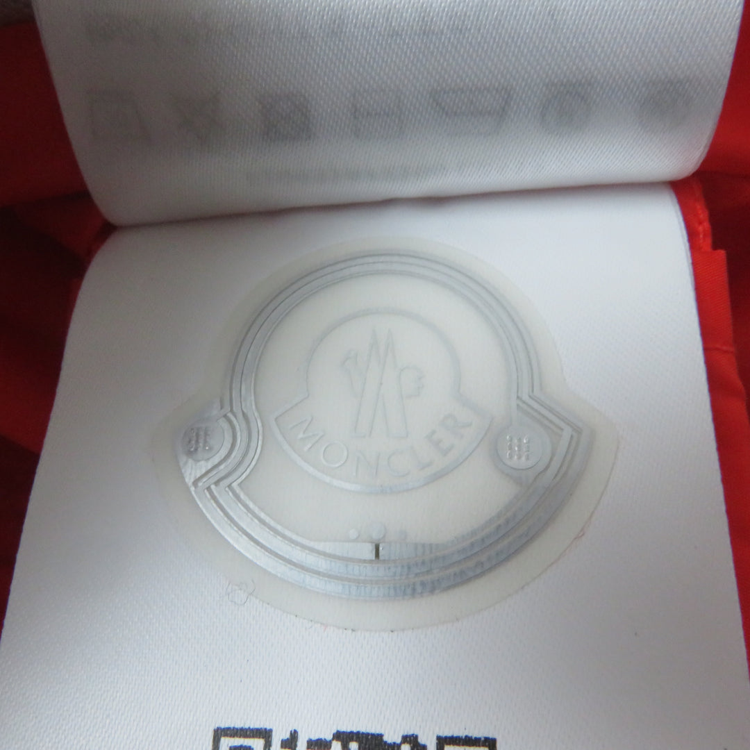 Pristine MONCLER 尼龙夹克 ALEXANDRITE 带帽，饰有品牌标志贴片，拉链开合，橙色尼龙材质，女款2