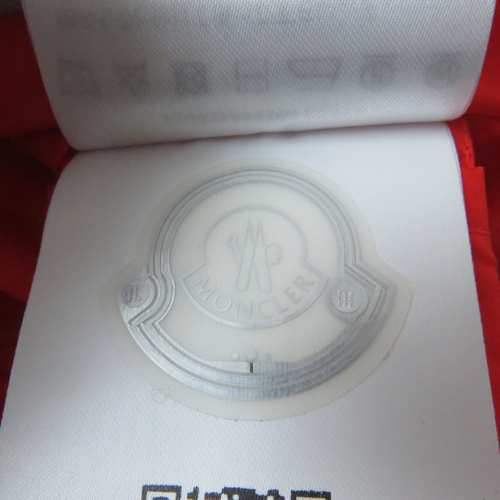 Pristine MONCLER 尼龙夹克 ALEXANDRITE 带帽，饰有品牌标志贴片，拉链开合，橙色尼龙材质，女款2