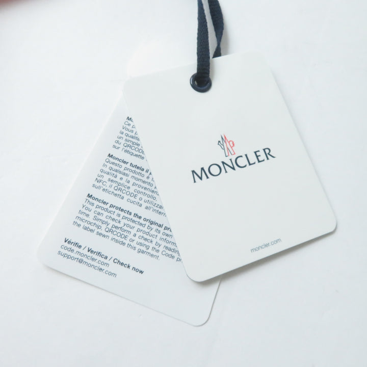Pristine MONCLER 尼龙夹克 ALEXANDRITE 带帽，饰有品牌标志贴片，拉链开合，橙色尼龙材质，女款2