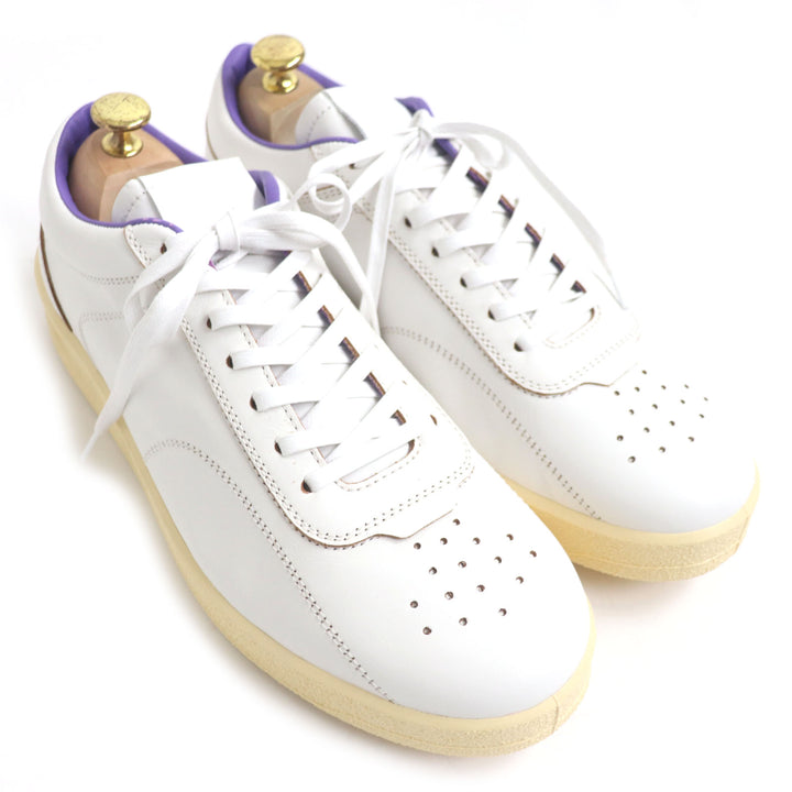全新 JIL SANDER 低帮运动鞋，带品牌标志，白色/紫色皮革，男款 44 码