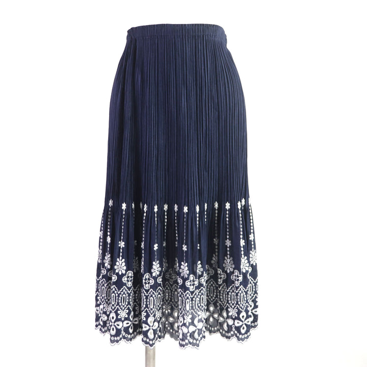 Discounted Excellent PLEATS PLEASE Long skirt Pleated finish, cutwork lace hem, embroidery