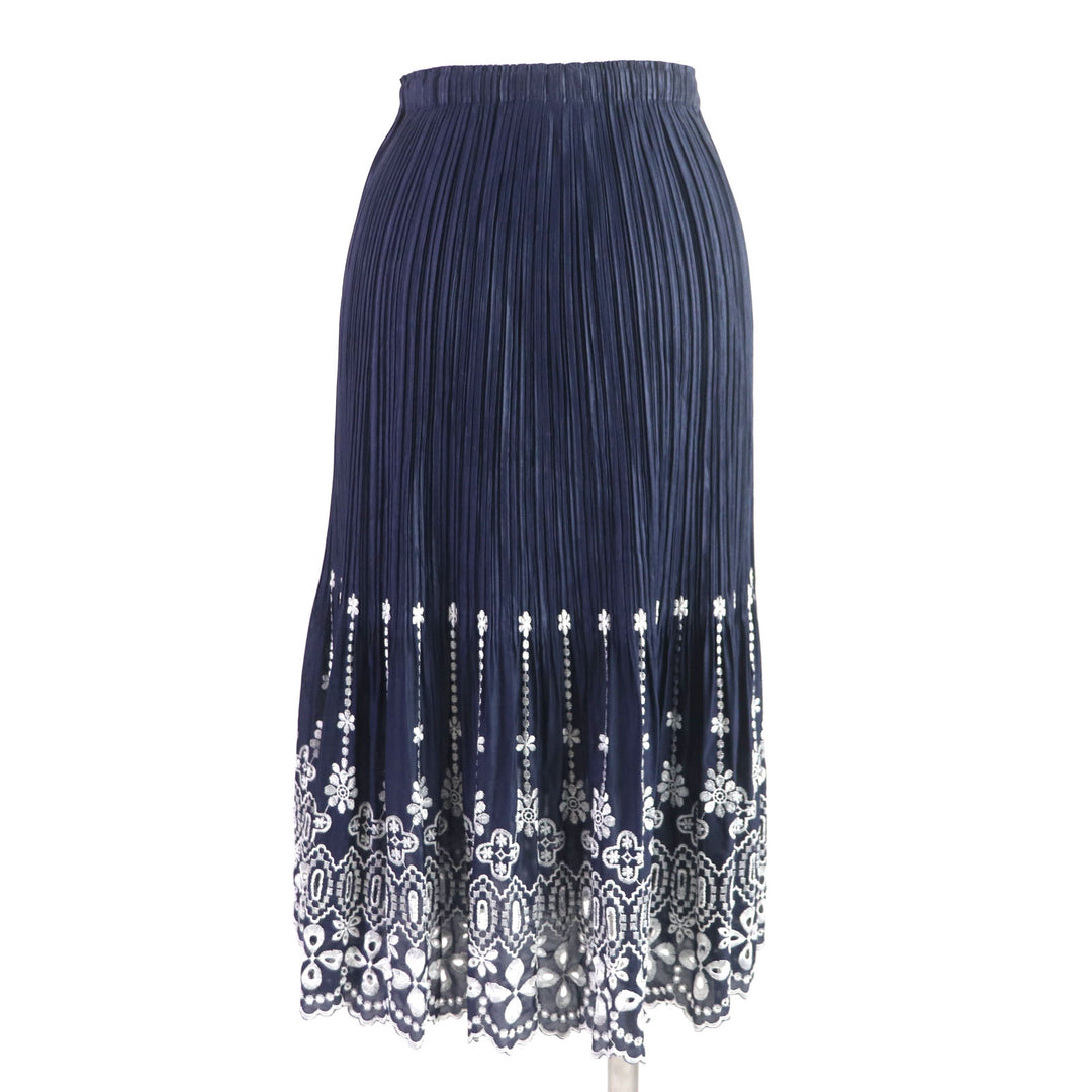 Discounted Excellent PLEATS PLEASE Long skirt Pleated finish, cutwork lace hem, embroidery