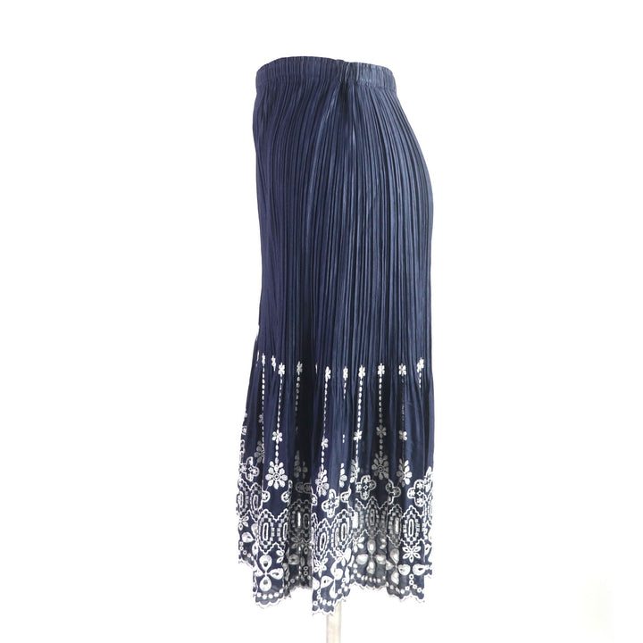 Discounted Excellent PLEATS PLEASE Long skirt Pleated finish, cutwork lace hem, embroidery