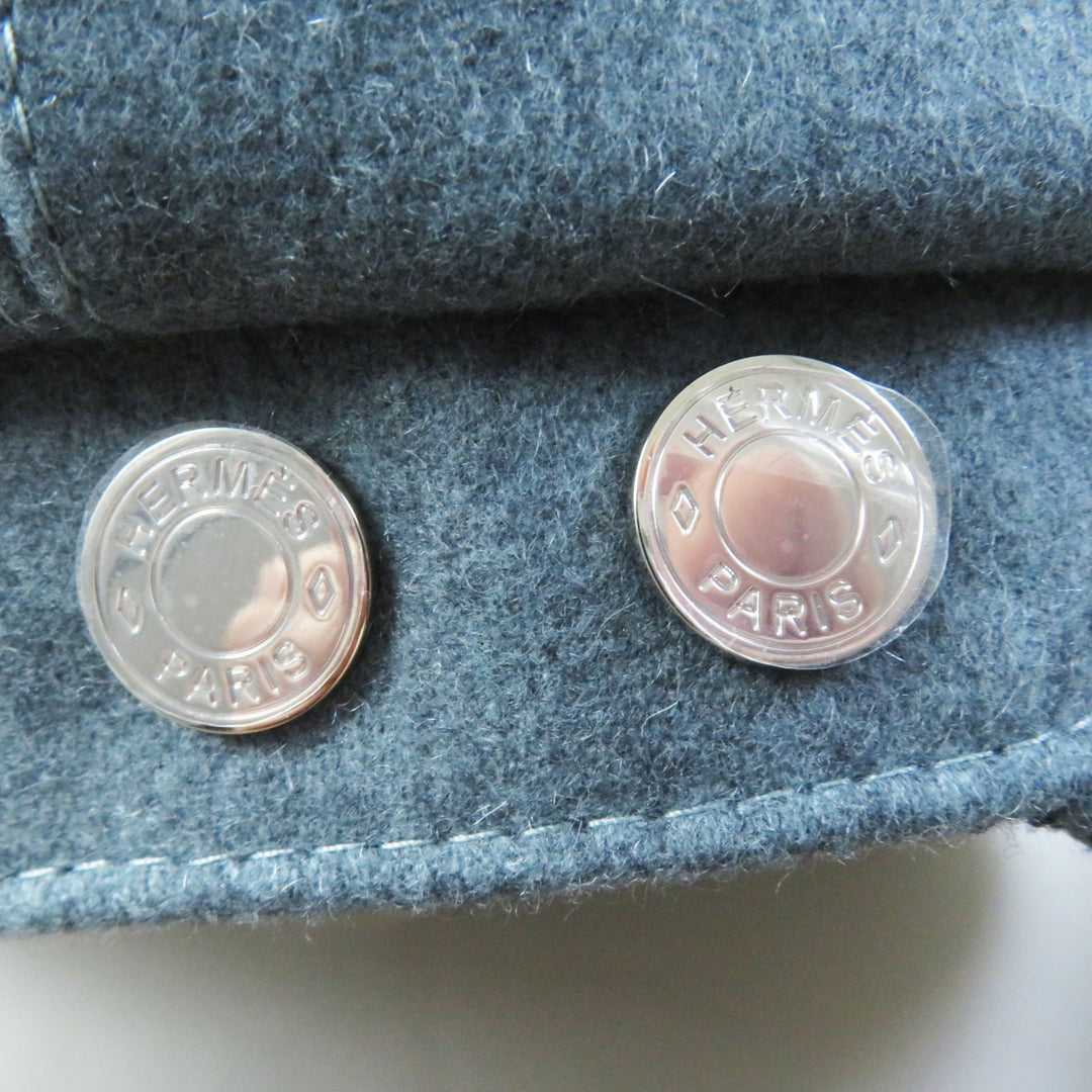 Discounted Pristine HERMES Casquette Dauville With serie buttons blue cashmere Women 57