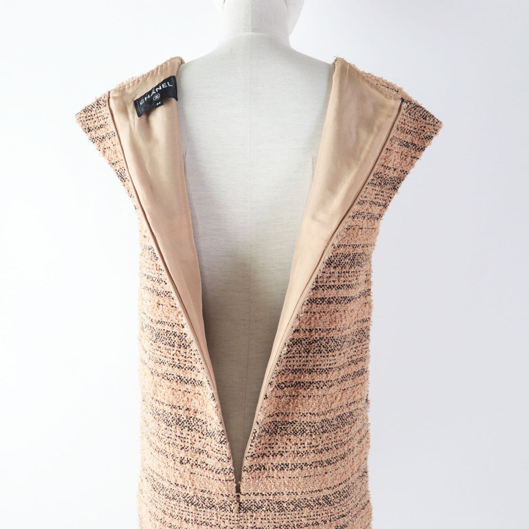 Discounted Excellent CHANEL one piece tweed with COCO Mark plate Beige black cotton Women