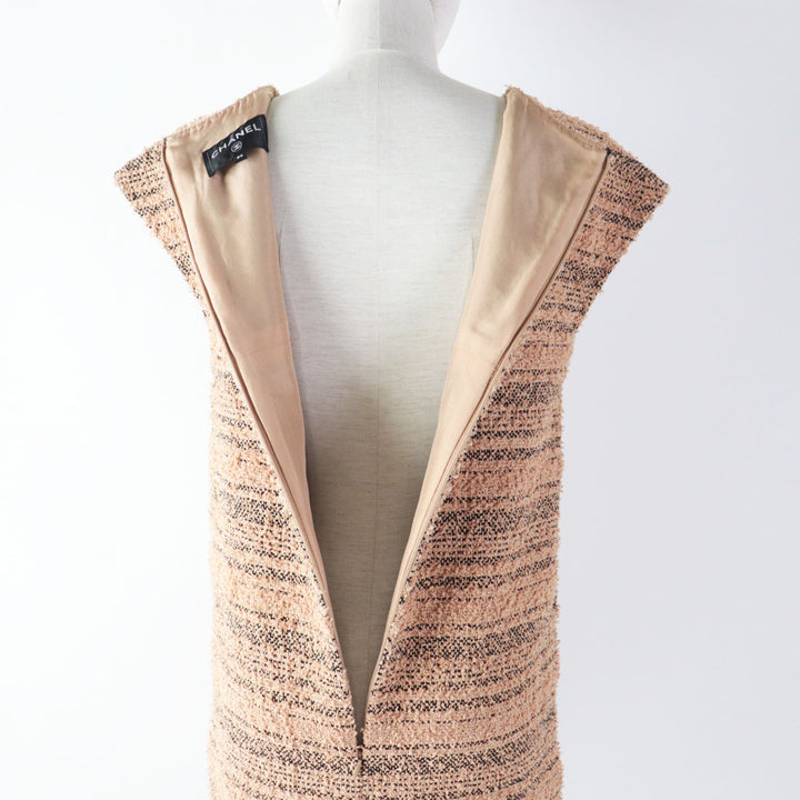 Discounted Excellent CHANEL one piece tweed with COCO Mark plate Beige black cotton Women