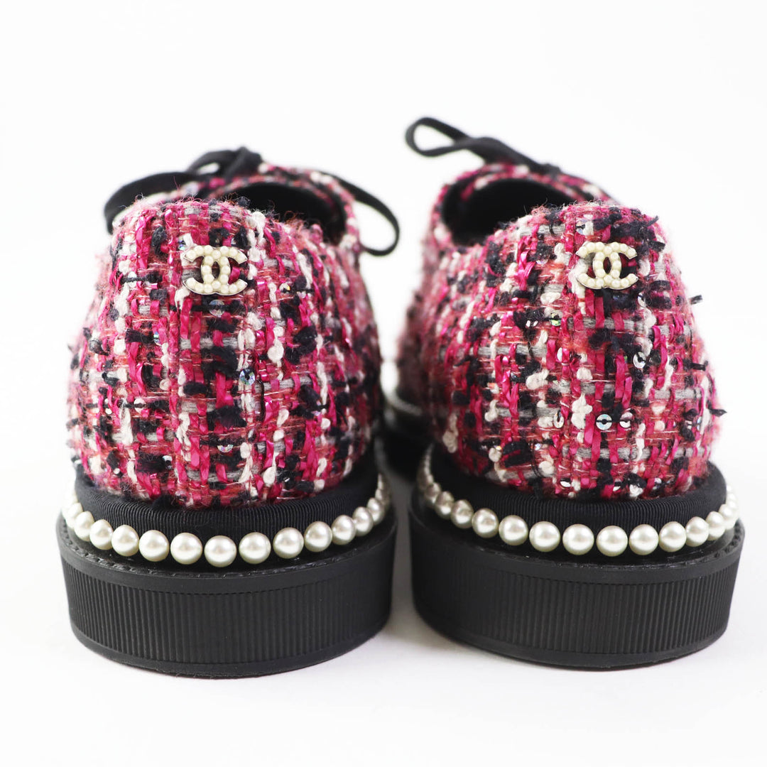 Discounted Excellent CHANEL Low cut sneakers with sequins and F pearls Pink black Women 35