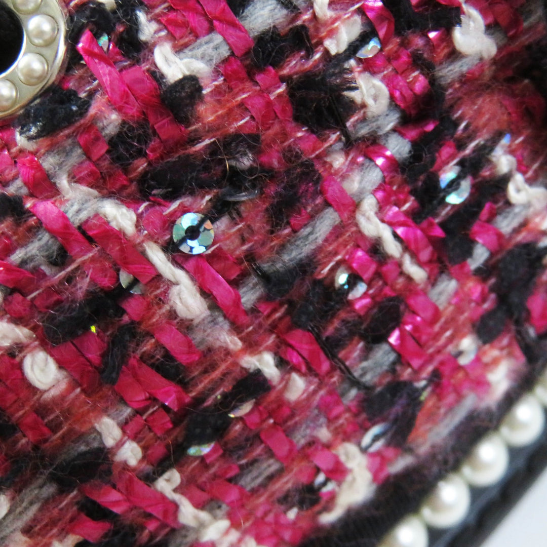 Discounted Excellent CHANEL Low cut sneakers with sequins and F pearls Pink black Women 35