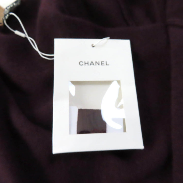 Discounted Pristine CHANEL cardigan With keyhole button PLUM cashmere Women 38 17A P57065