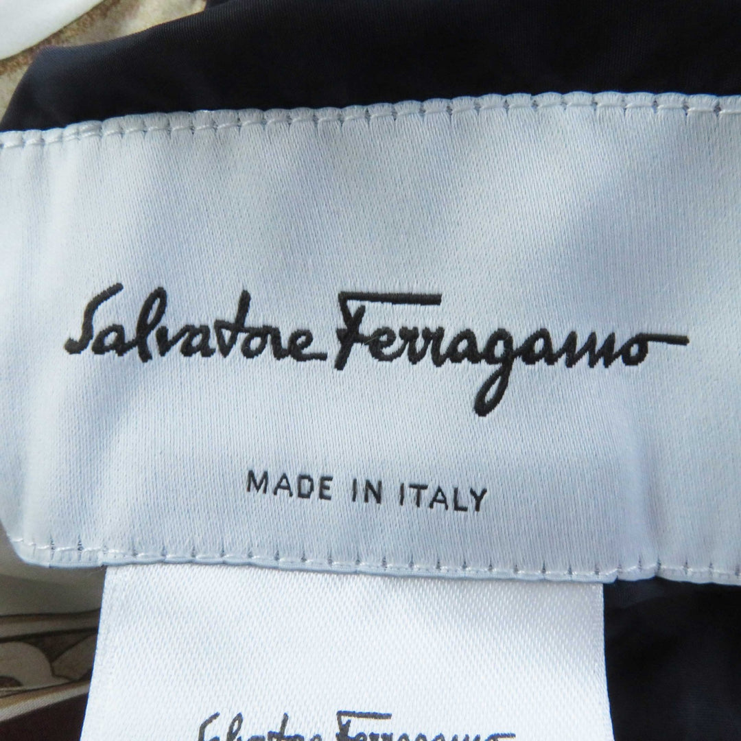 Great Salvatore Ferragamo down coat Reversible Navy/Multi Women 38