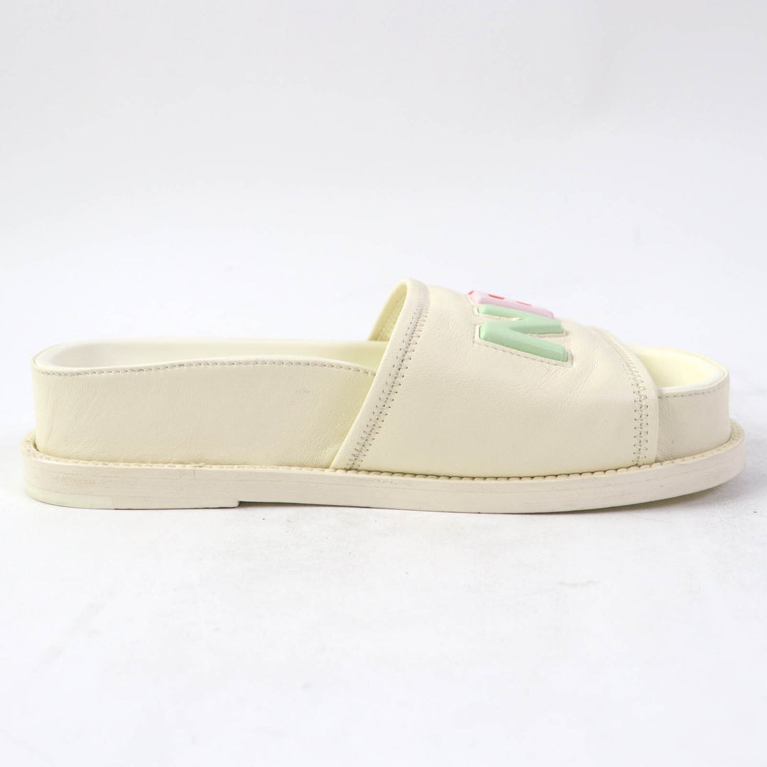 Great CHANEL Sandals Multicoloured logo slide sandals Ivory leather 35 G38933