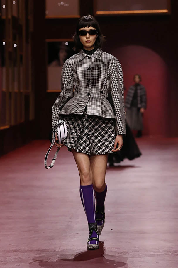 Discounted Great Christian Dior skirt Runway wear Belted Check Pattern Women 42 251J80A1244