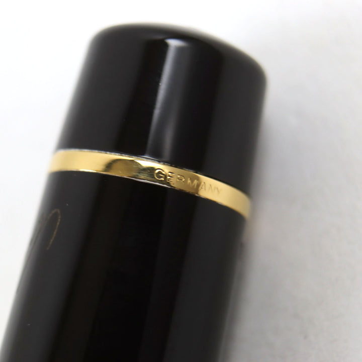 Excellent MONTBLANC fountain pen 1996 Fleur de lis Musketeer motif Signed 18K