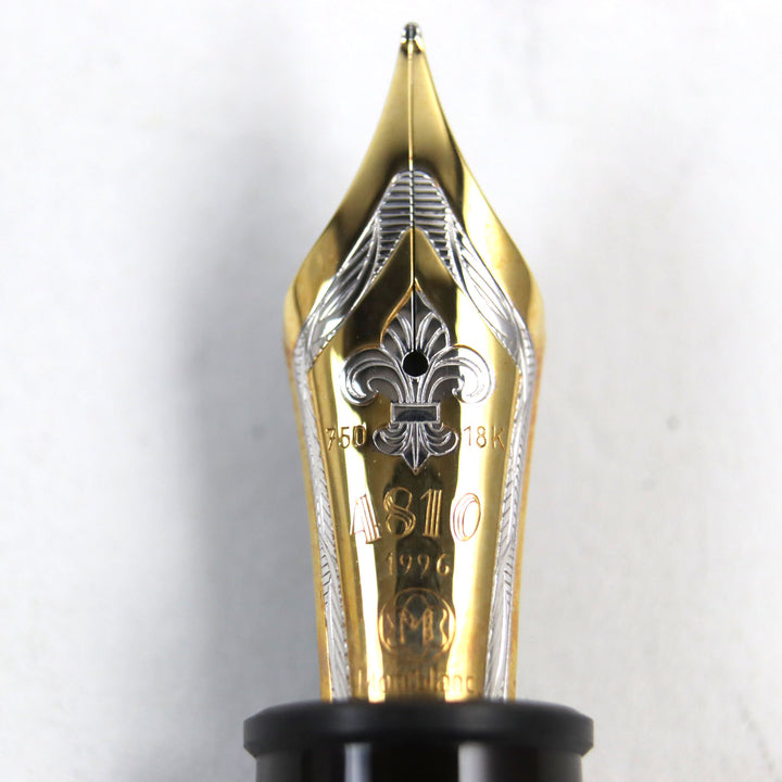 Excellent MONTBLANC fountain pen 1996 Fleur de lis Musketeer motif Signed 18K