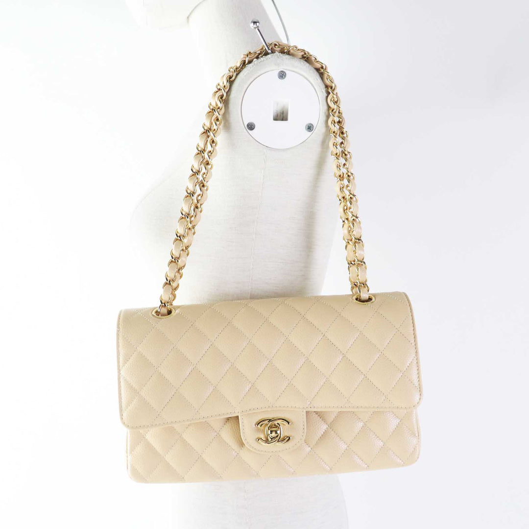 Pristine CHANEL Matelasse 25 Shoulder Bag Caviar Beige A01112