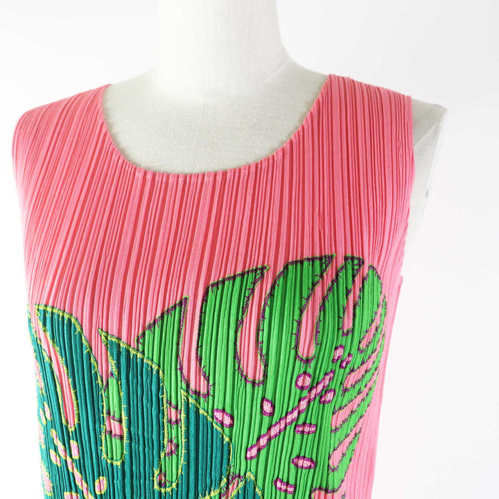 Excellent PLEATS PLEASE T-shirt Monstera patch fringed sleeveless top pink 3