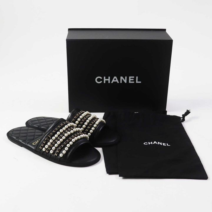 Pristine CHANEL Sandals COCO Mark F Pearl Chain Flat black leather Women L