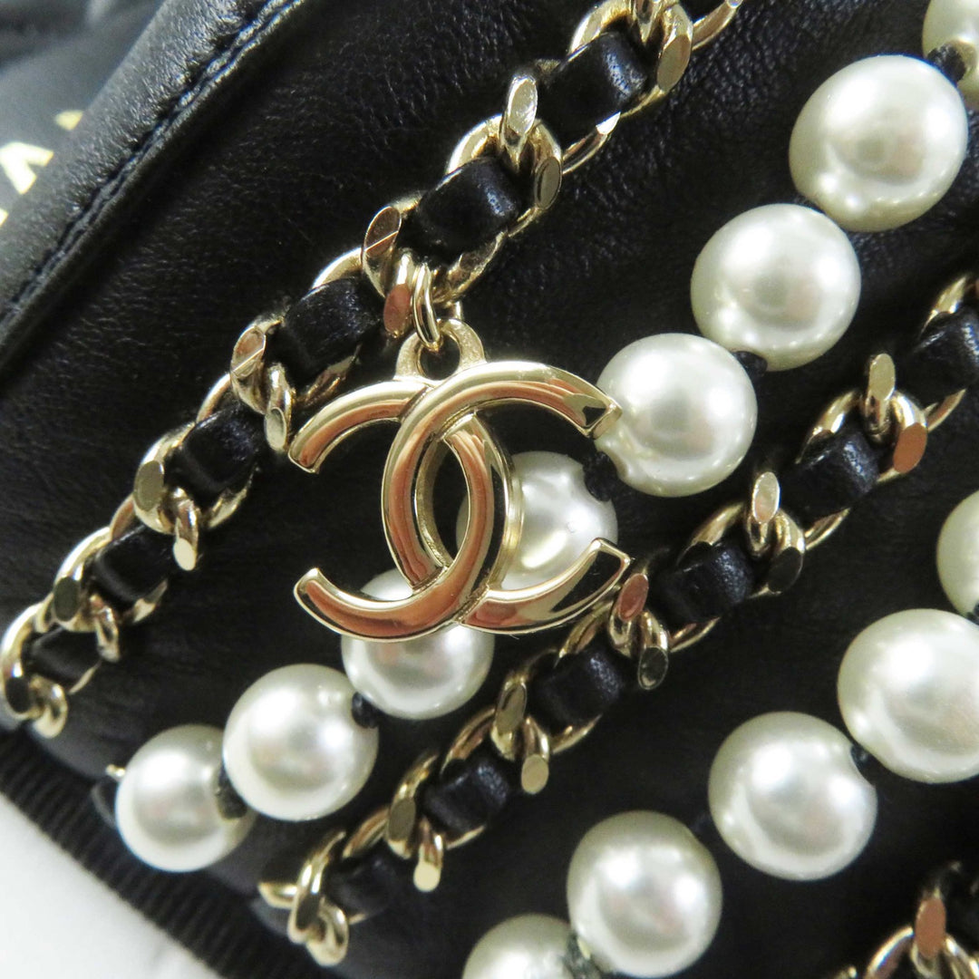 Discounted Pristine CHANEL Sandals COCO Mark F Pearl Chain Flat black leather Women L