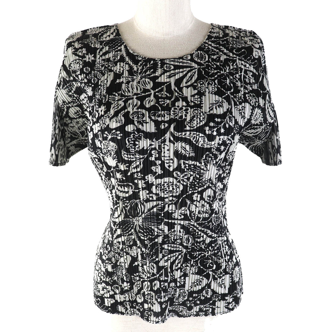Excellent PLEATS PLEASE T-shirt All-over print Crew neck Short sleeves black polyester Women 4 PP93-JK751