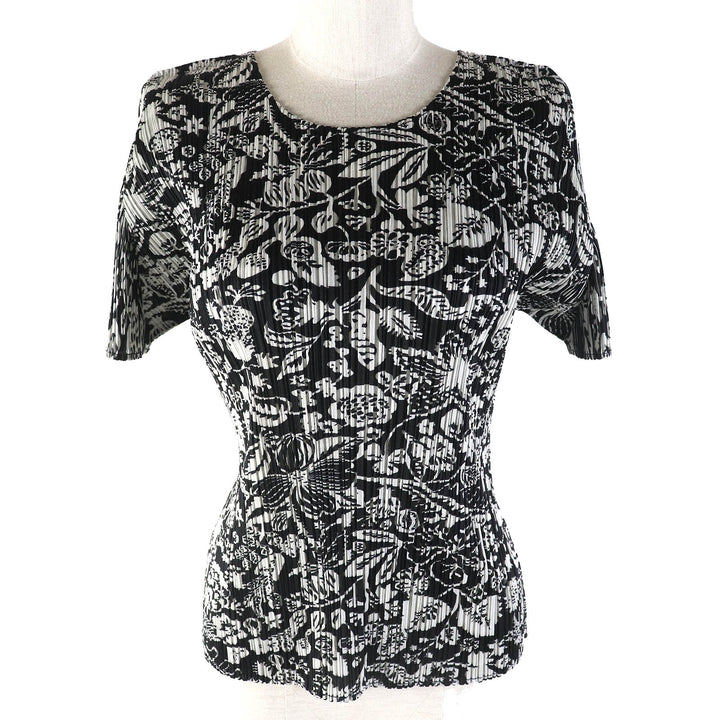Excellent PLEATS PLEASE T-shirt All-over print Crew neck Short sleeves black polyester Women 4 PP93-JK751
