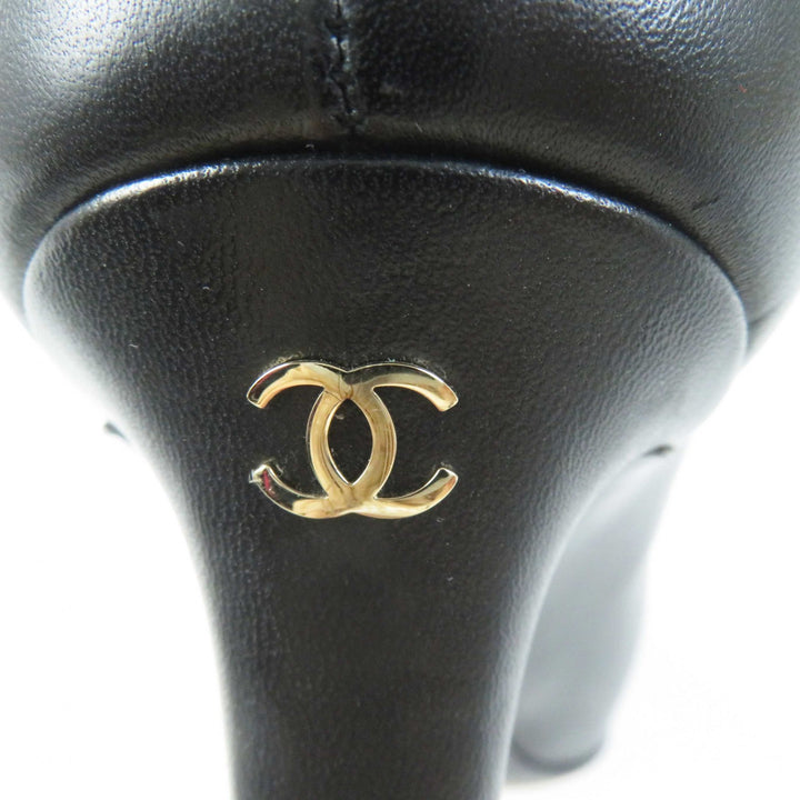 Great CHANEL pumps Round toe with COCO Mark black leather Women 36 G35025