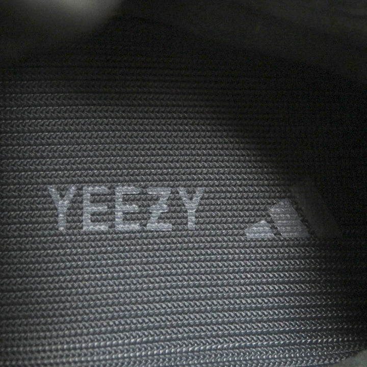 Pristine adidas Low cut sneakers YEEZY BOOST 350 V2 carbon mens 25.5 HQ7045