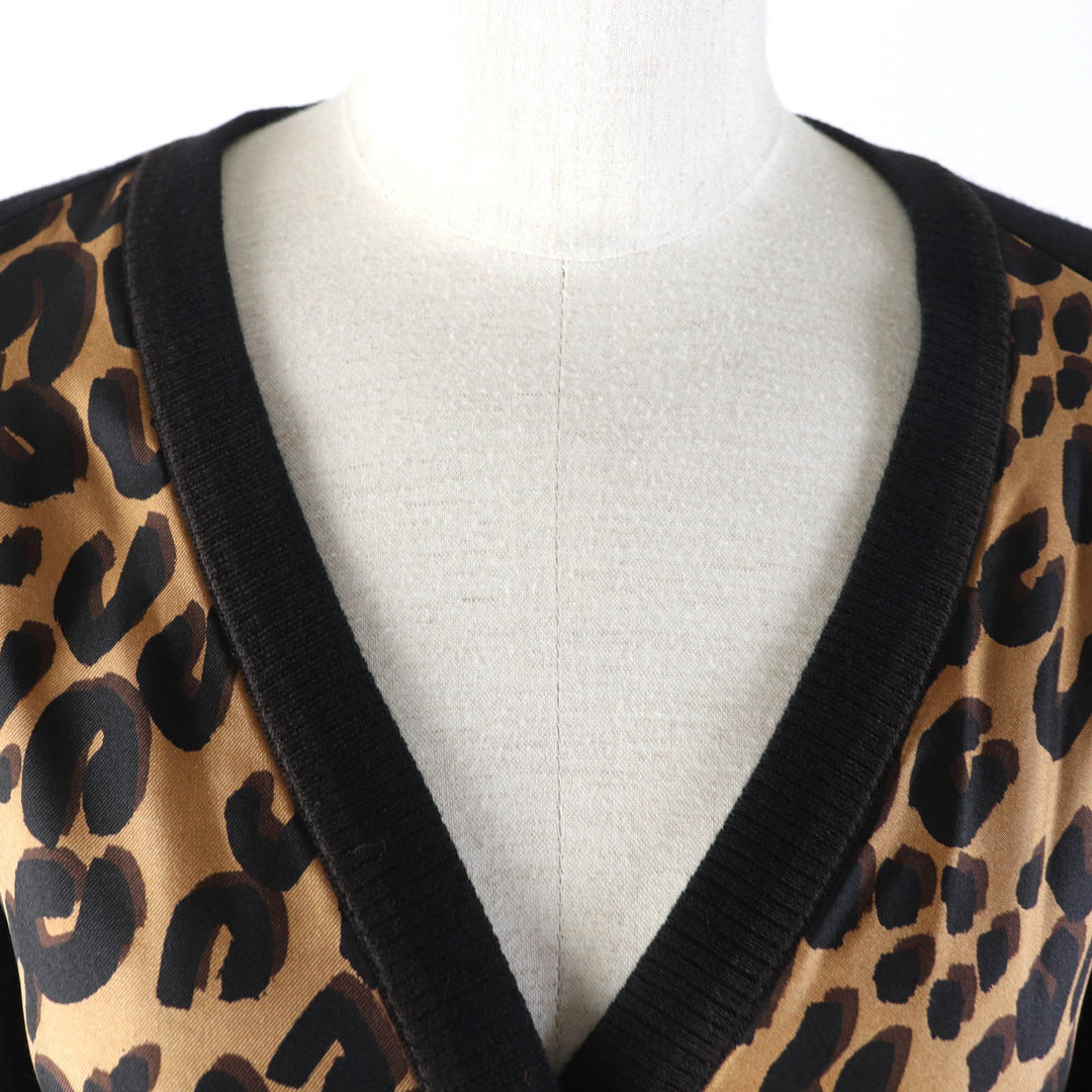Great LOUIS VUITTON cardigan Leopard silk V-neck with logo button Black brown Women XS