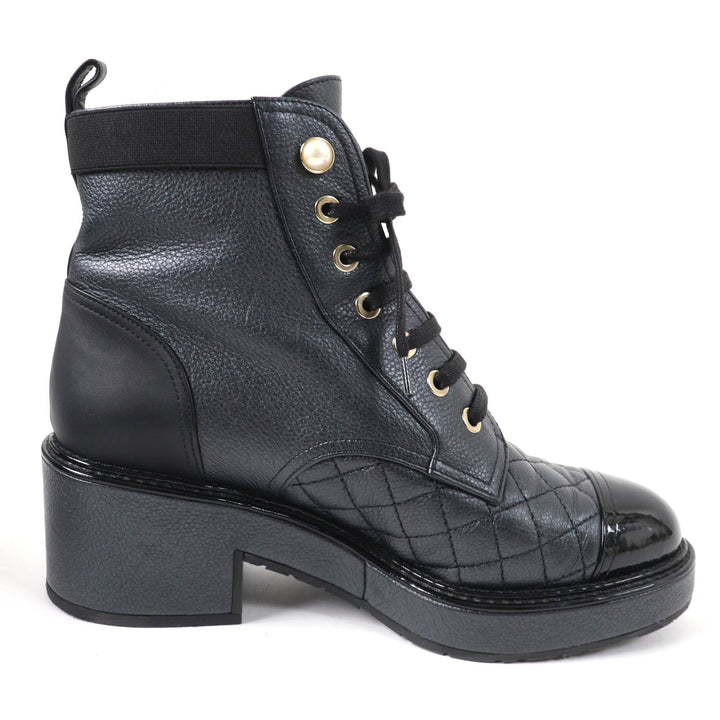 Excellent CHANEL Ankle boots Logo Matelasse F Pearl Lace-up Women 37 G38514