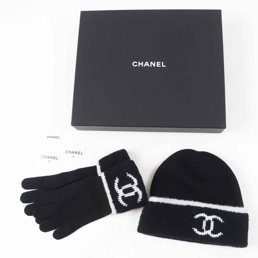 Pristine CHANEL gloves COCO Mark Bicolor Black White wool Women