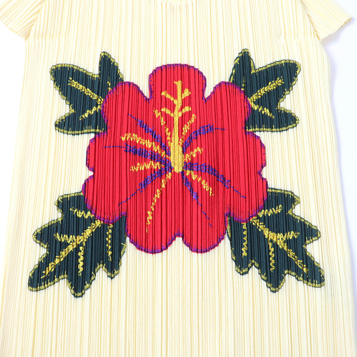 Excellent PLEATS PLEASE T-shirt Hibiscus fringed hem French sleeves Multi polyester Women 3 PP91-JK572