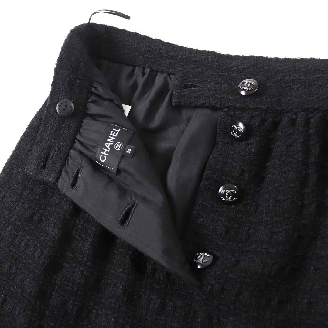 Excellent CHANEL skirt COCO Mark button with rhinestones Tweed black Women 36 21C P70024
