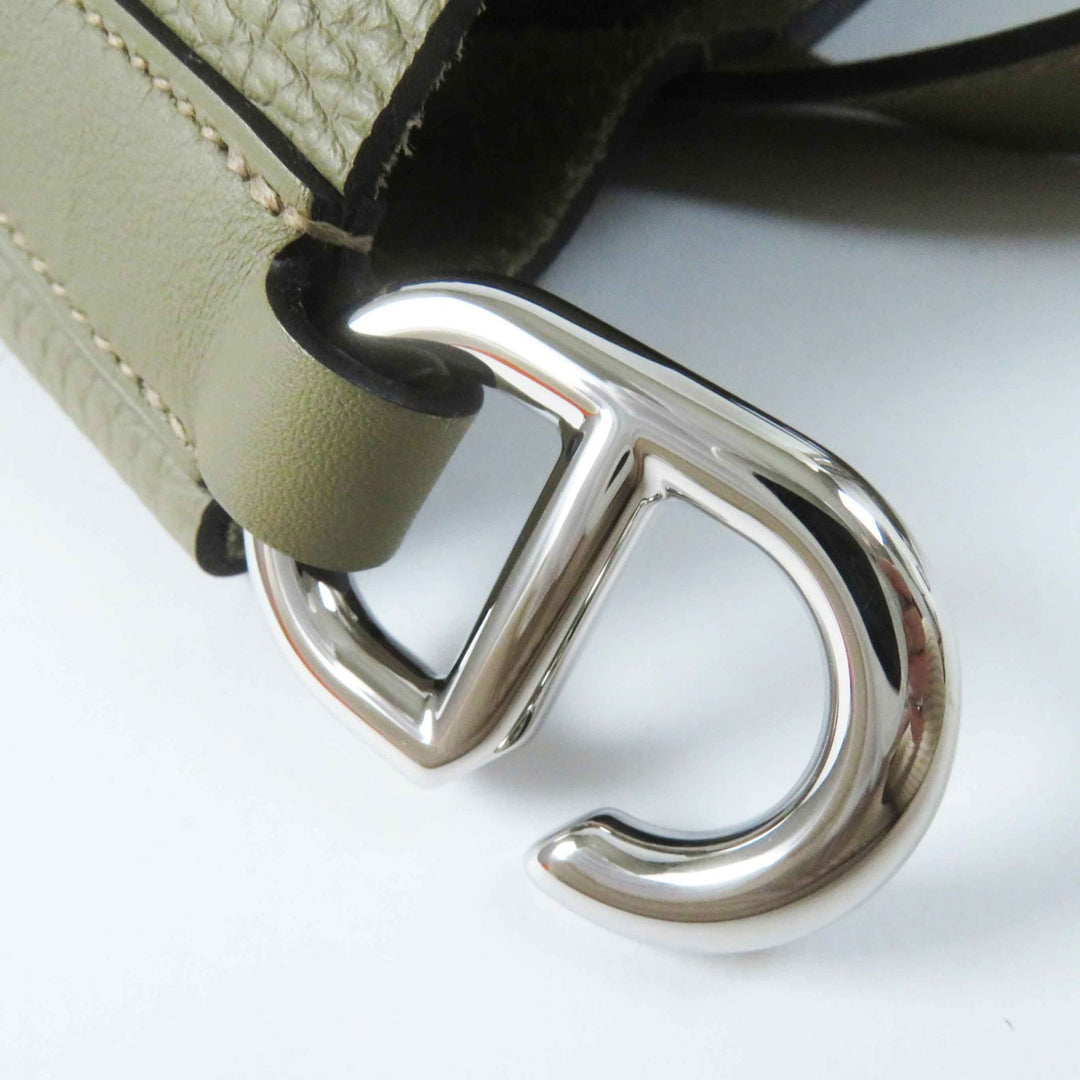 Pristine HERMES Handbag in the loop 18 Taurillon Clemence Women