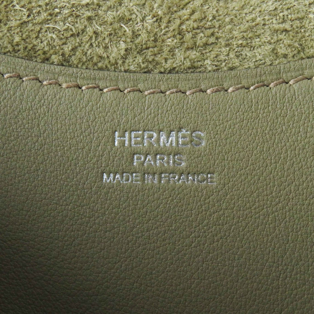 Pristine HERMES Handbag in the loop 18 Taurillon Clemence Women