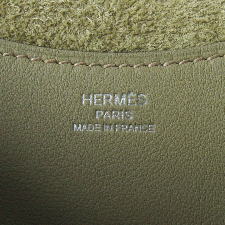 Pristine HERMES Handbag in the loop 18 Taurillon Clemence Women