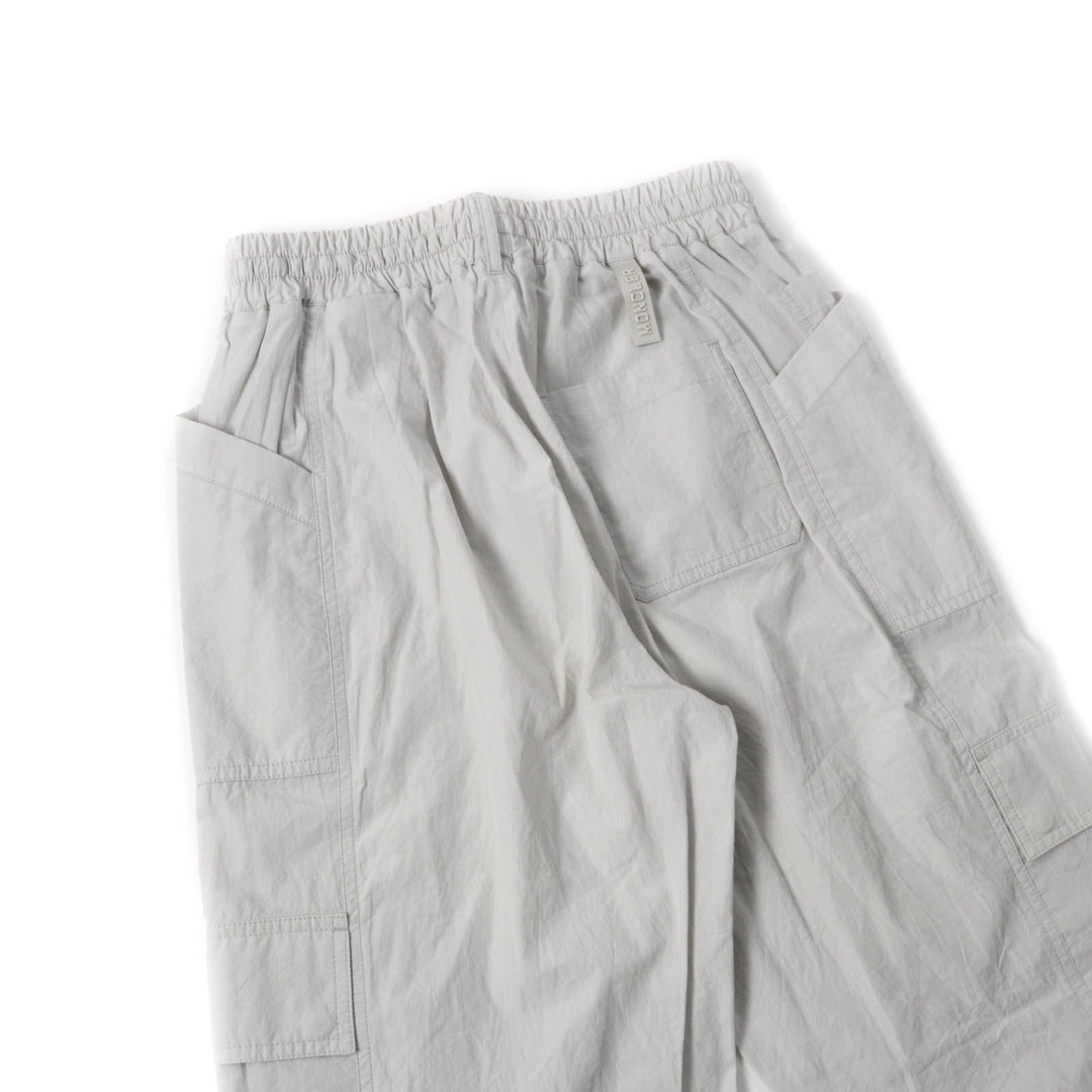 Excellent MONCLER cargo pants PANTALONE With logo patch Light gray cotton Women