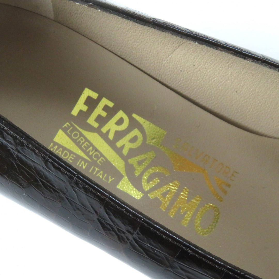 Excellent Salvatore Ferragamo pumps crocodile embossed pattern Brown leather