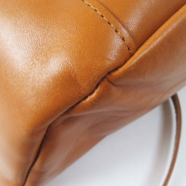 Great Backpack Â· Daypack Logo embossed all leather Camel leather Women