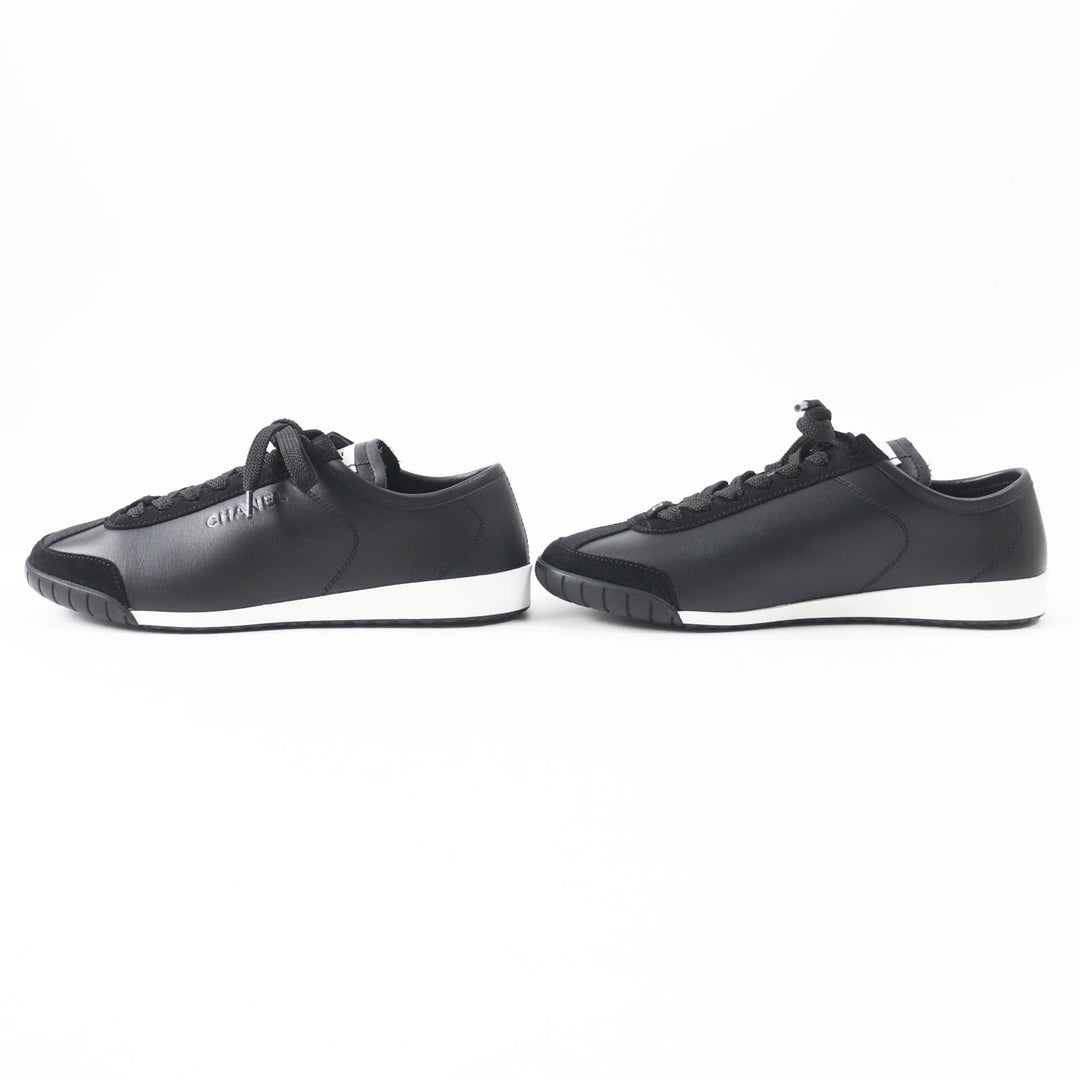 Pristine CHANEL sneakers Black White Calf leather Women 36 24S G45714