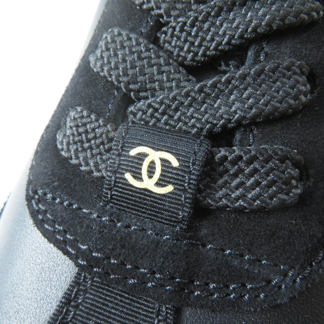 Pristine CHANEL sneakers Black White Calf leather Women 36 24S G45714