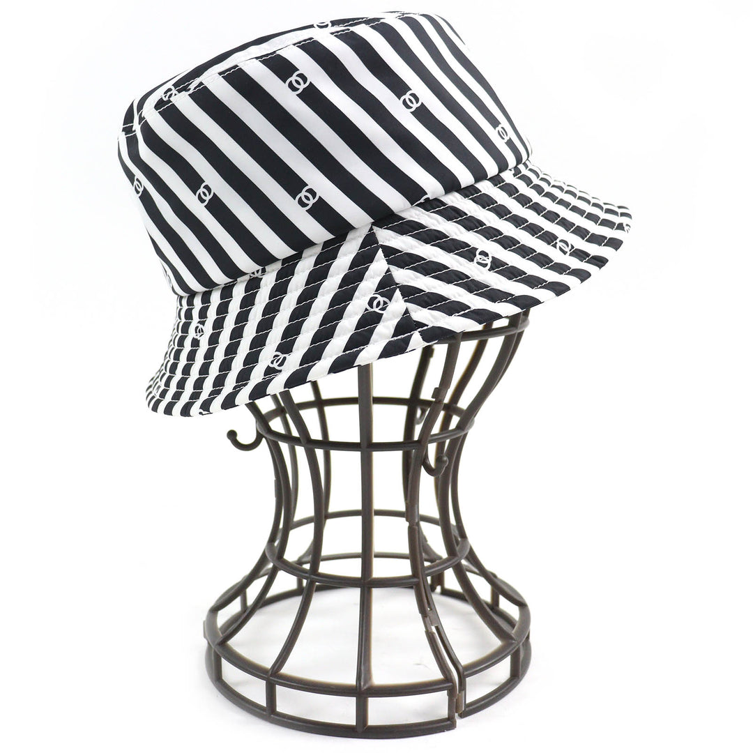Excellent CHANEL hat COCO BEACH COCO Mark Bucket Hat Black White Women S AA9874