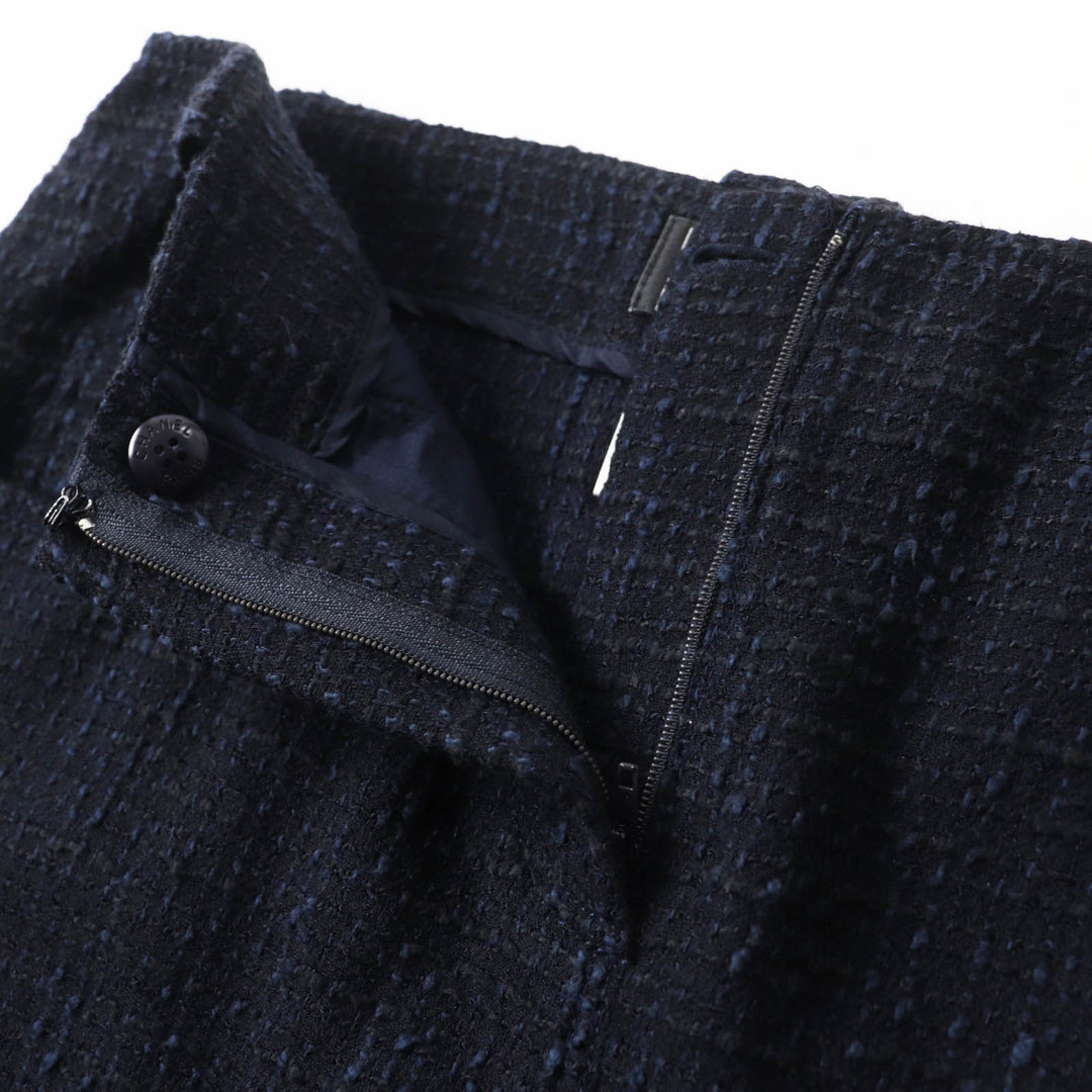 Great CHANEL Tweed skirt With logo Navy black wool Women 40 01P P17613