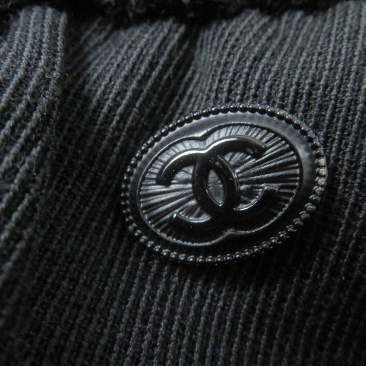 Great CHANEL Pleated skirt COCO Mark button black wool Women 34 P46707V34279
