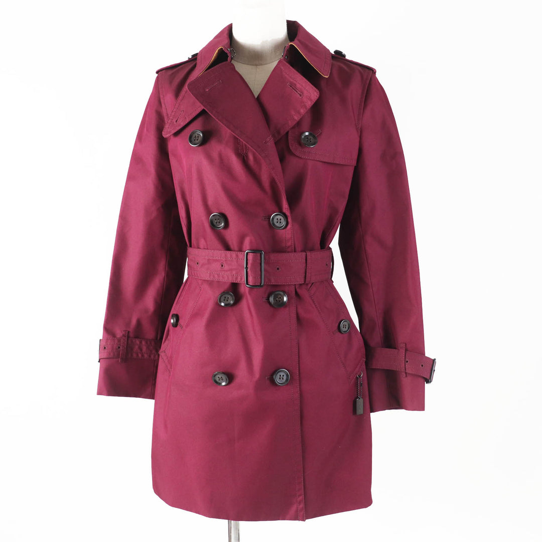 Pristine COACH trench coat Signature charm and logo button on the back, wine-red XS