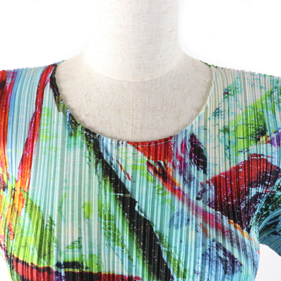 Excellent PLEATS PLEASE one piece TROPICAL WINTER Crew neck Side slits