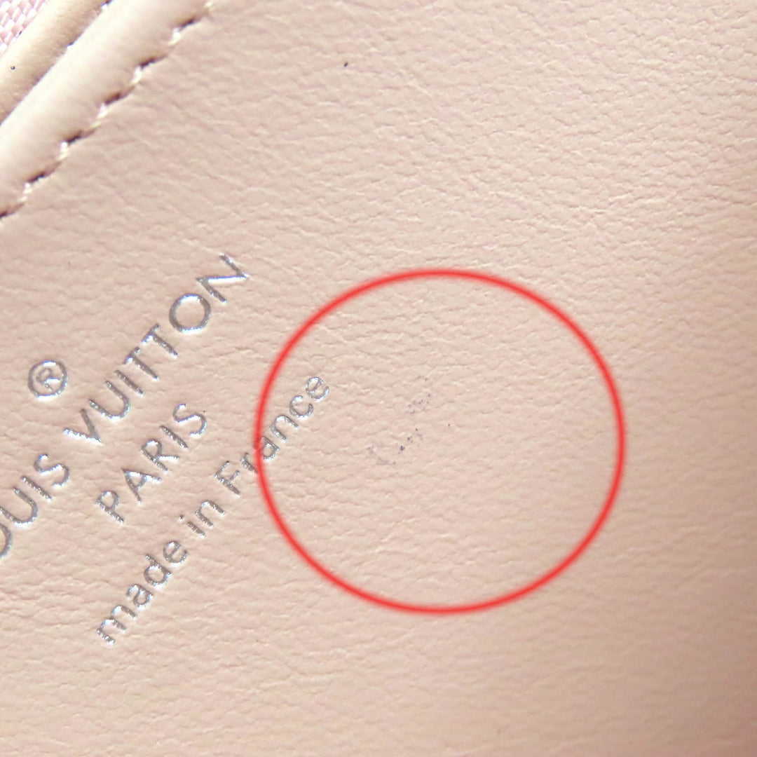 Pristine LOUIS VUITTON Purse Mahina Magnolia Women M61868