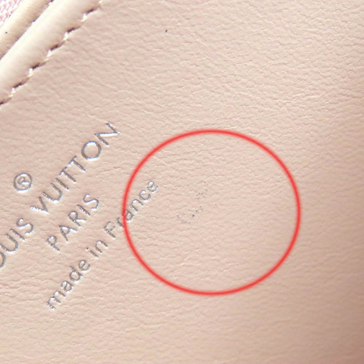 Pristine LOUIS VUITTON Purse Mahina Magnolia Women M61868