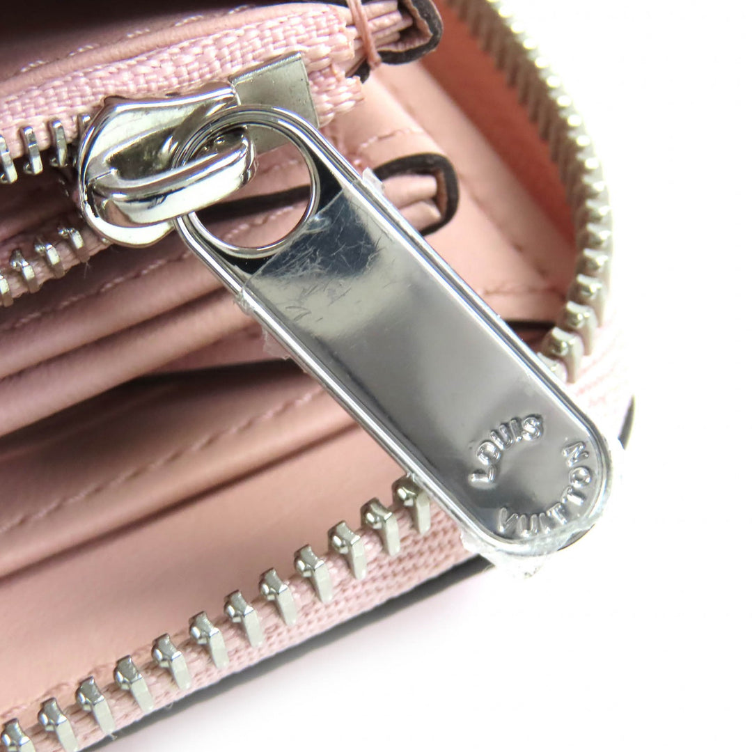 Pristine LOUIS VUITTON Purse Mahina Magnolia Women M61868