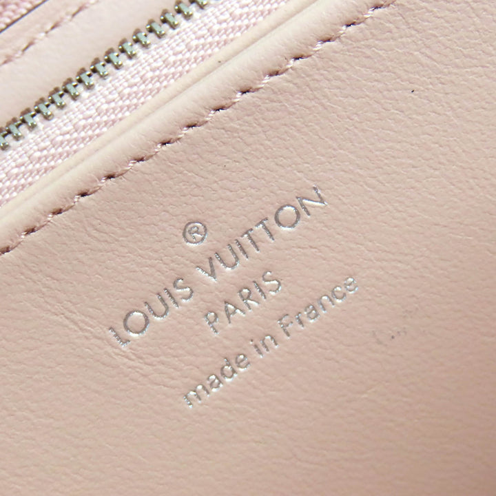 Pristine LOUIS VUITTON Purse Mahina Magnolia Women M61868