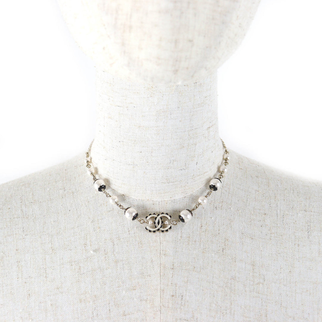 Pristine CHANEL choker COCO Mark Pearl Necklace Gold Black White Women ABE157