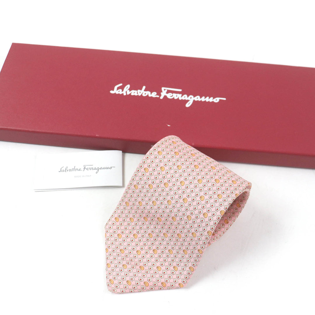 Pristine Salvatore Ferragamo tie Shell pattern wide tie pink silk mens